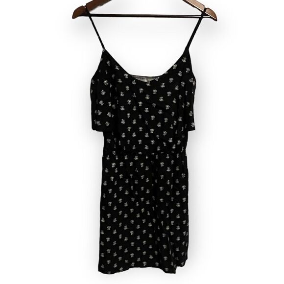 Old Navy Dresses & Skirts - Old Navy Rose Printed Black Dress